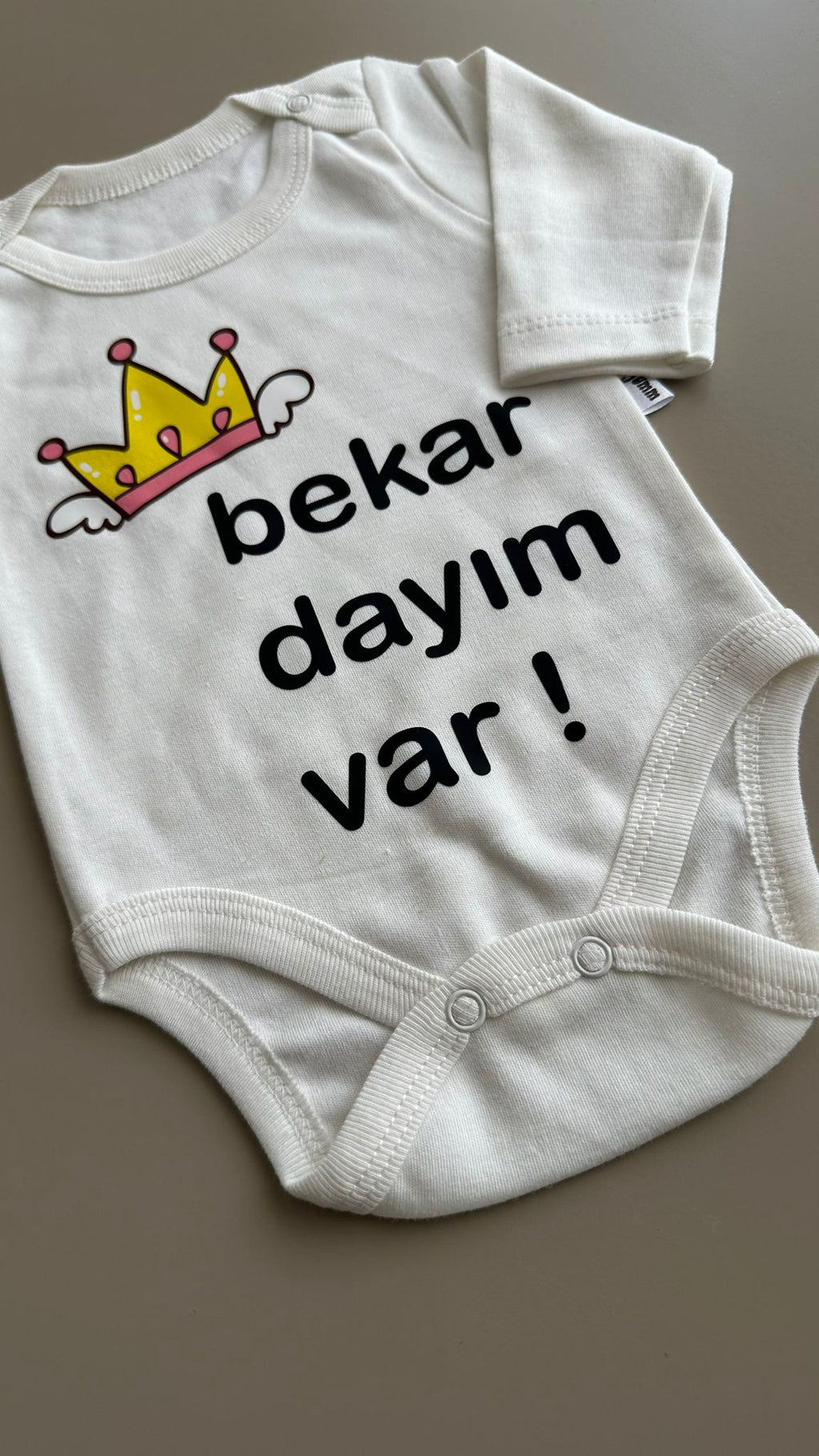 Bekar Dayım var Baskılı Ekru Uzun Kol Bebek Zıbın